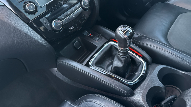 Nissan Qashqai 1.3 DiG-T Tekna 5dr Petrol Hatchback